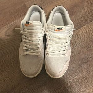 nike low dunks certified fresh size 8.t